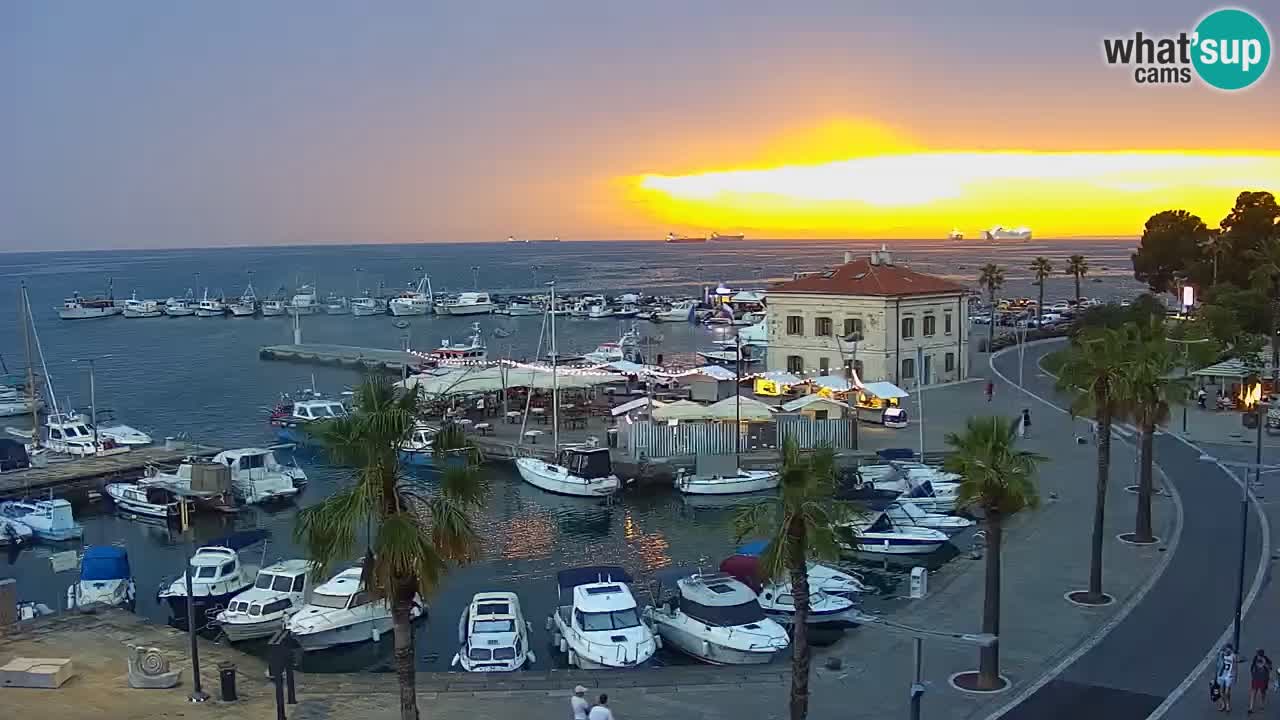 Webcam Koper – Panorama of the marina and promenade from the Grand Hotel Koper