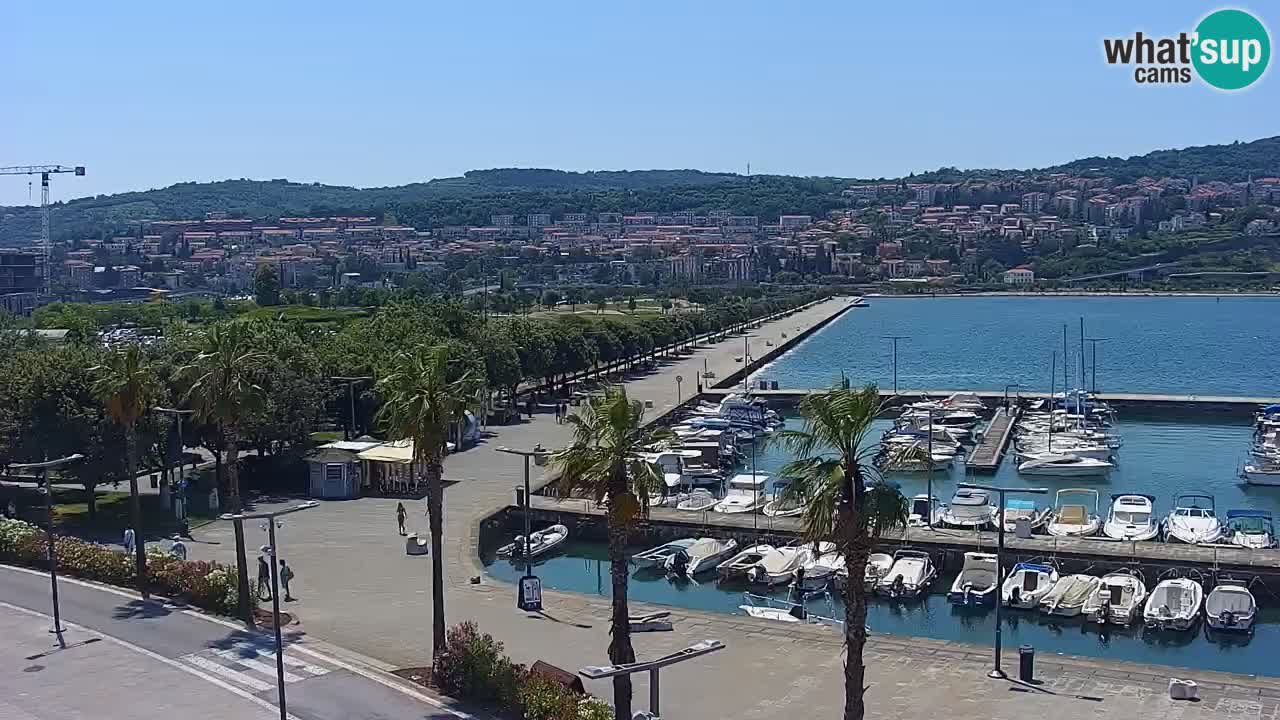 Webcam Koper – Panorama des Jachthafens und der Promenade vom Hotel Grand Koper