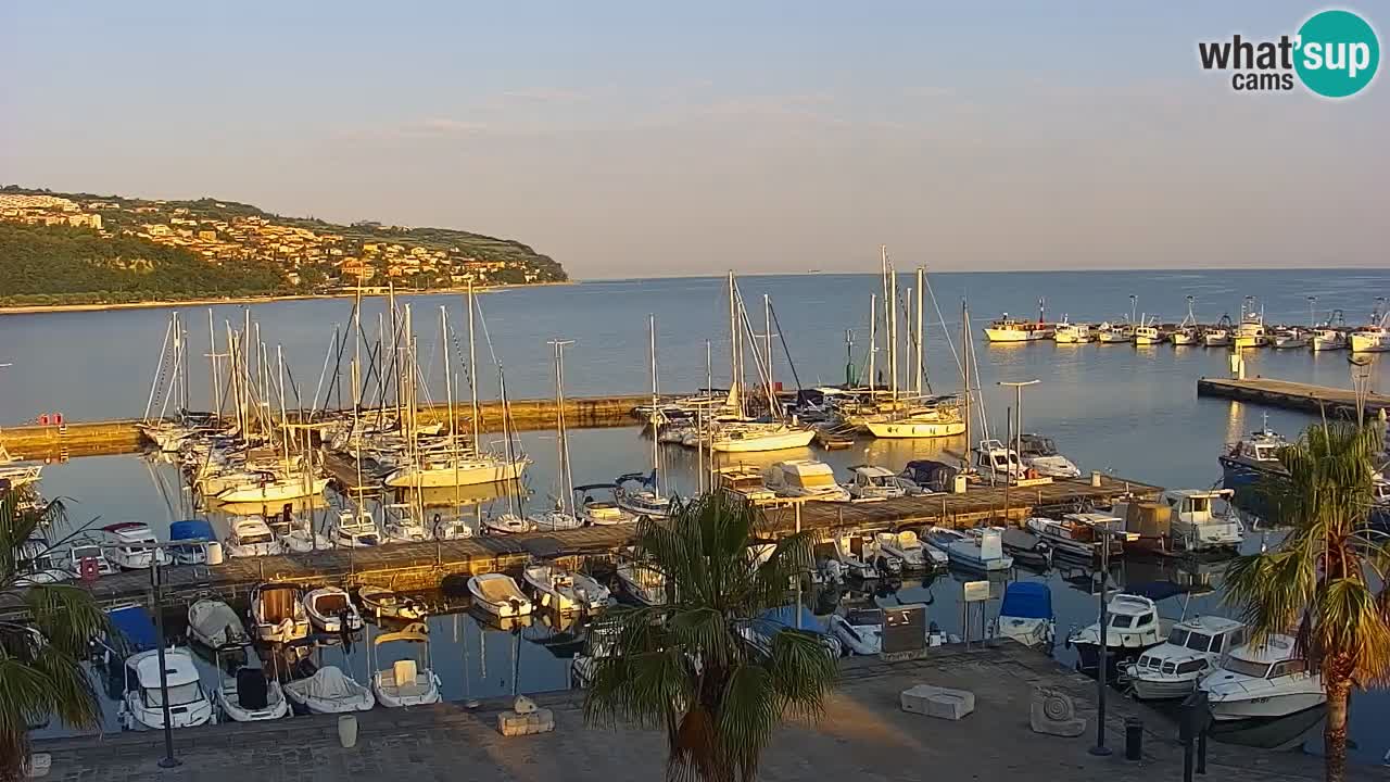 Webcam Koper – Panorama des Jachthafens und der Promenade vom Hotel Grand Koper
