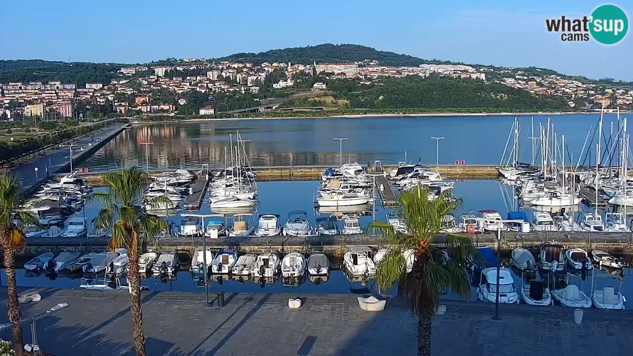 Webcam Koper – Panorama des Jachthafens und der Promenade vom Hotel Grand Koper