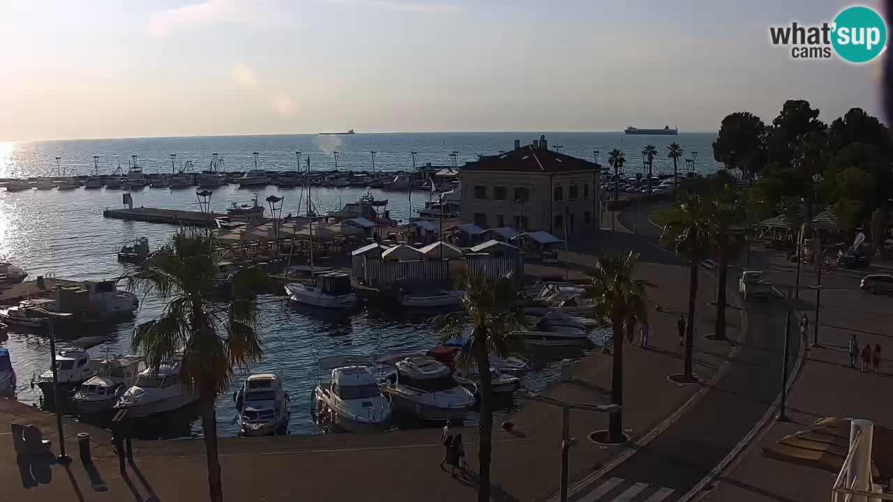 Webcam Koper – Panorama of the marina and promenade from the Grand Hotel Koper