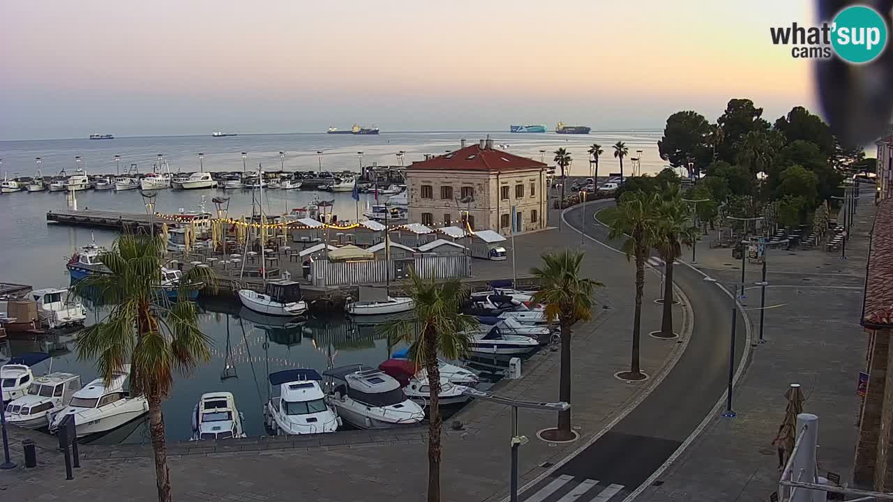 Camera en vivo Koper – puerto deportivo y paseo marítimo desde el Hotel Grand Koper