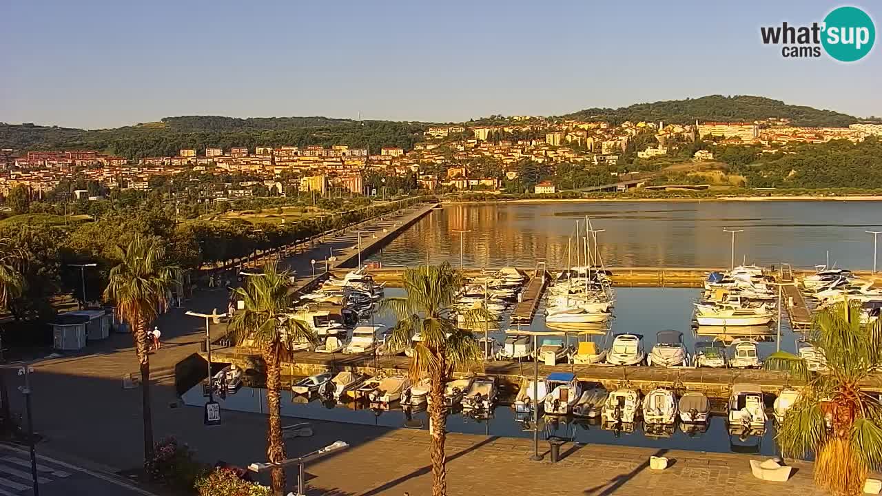 Camera en vivo Koper – puerto deportivo y paseo marítimo desde el Hotel Grand Koper