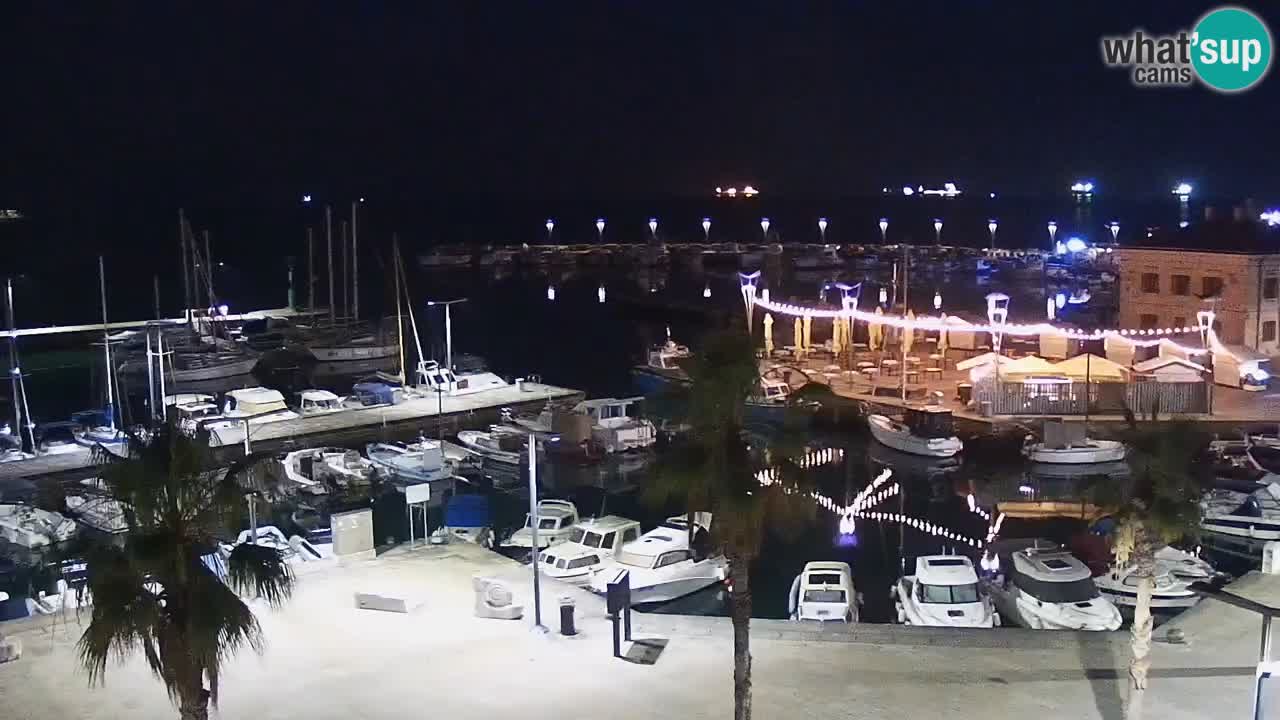 Spletna kamera Luka Koper v živo – Potniški terminal in tovorno pristanišče – Slovenija