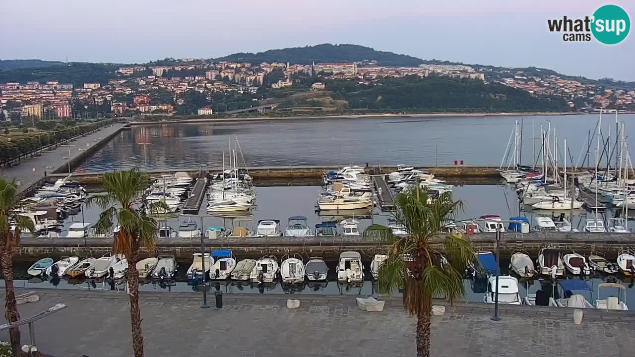 Camera en vivo Koper – puerto deportivo y paseo marítimo desde el Hotel Grand Koper