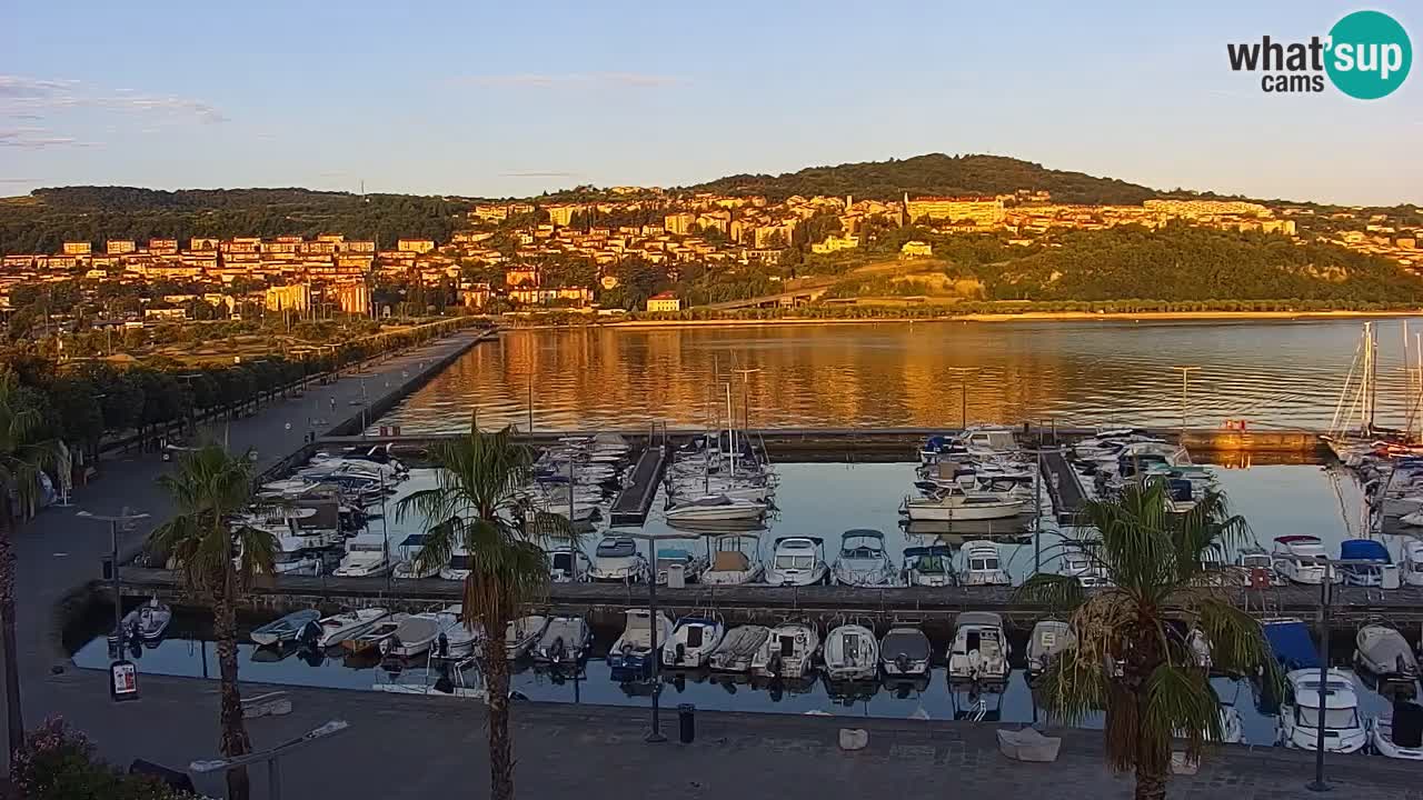 Camera en vivo Koper – puerto deportivo y paseo marítimo desde el Hotel Grand Koper