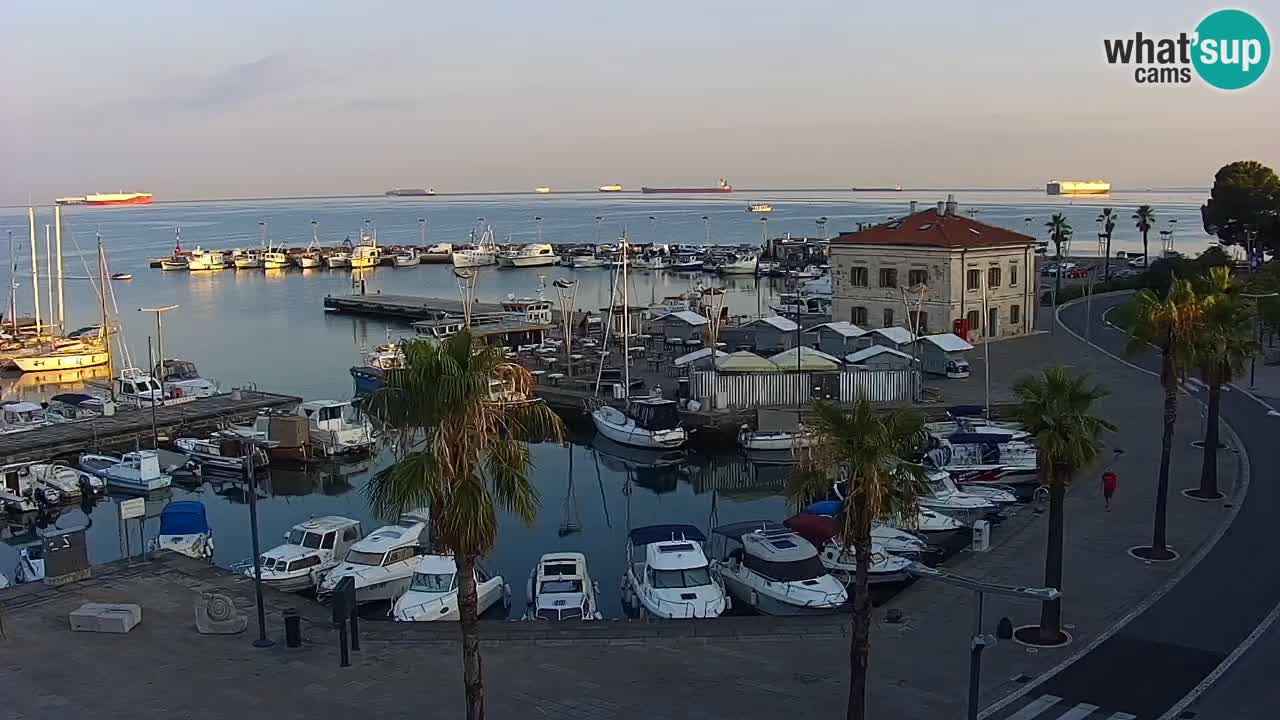 Webcam Koper – Panorama of the marina and promenade from the Grand Hotel Koper