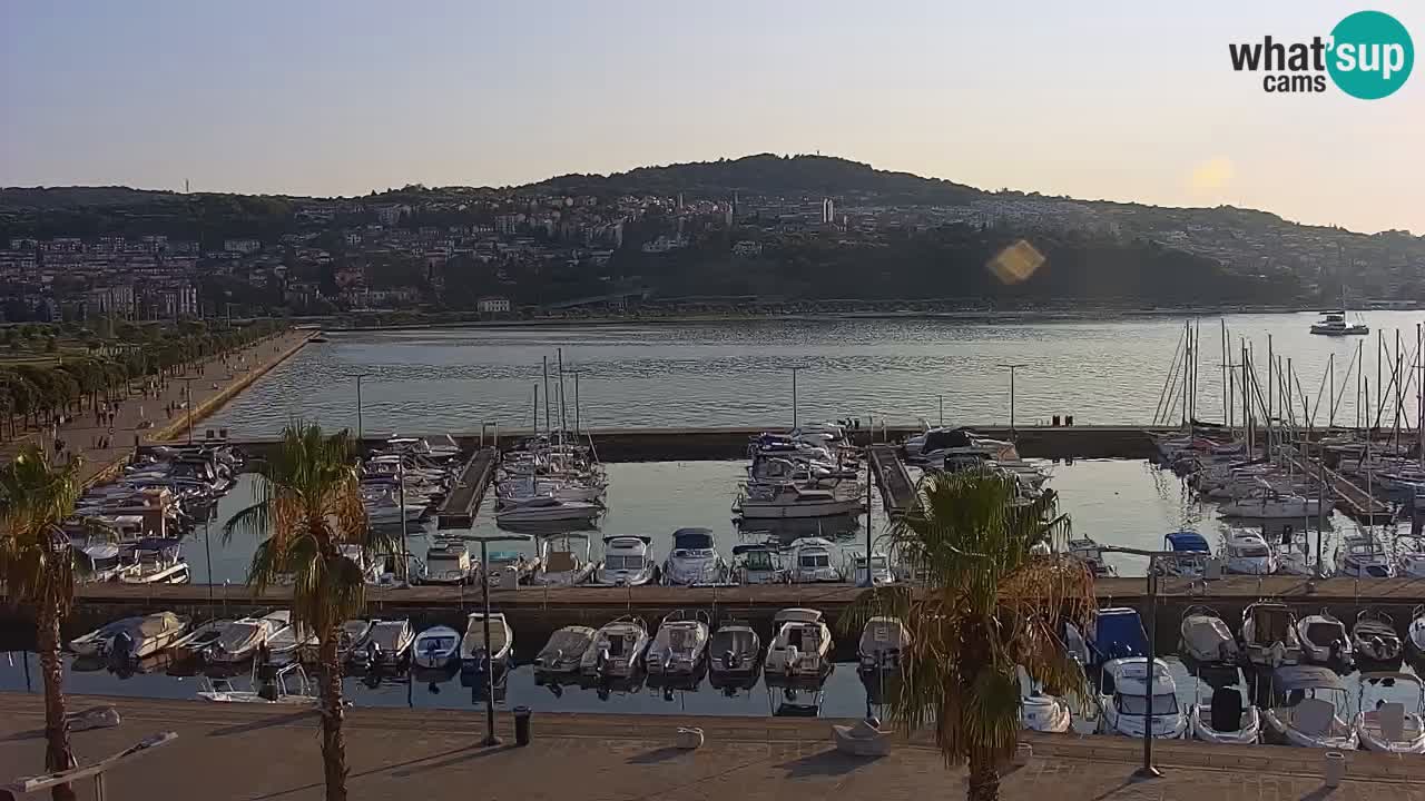 Camera en vivo Koper – puerto deportivo y paseo marítimo desde el Hotel Grand Koper