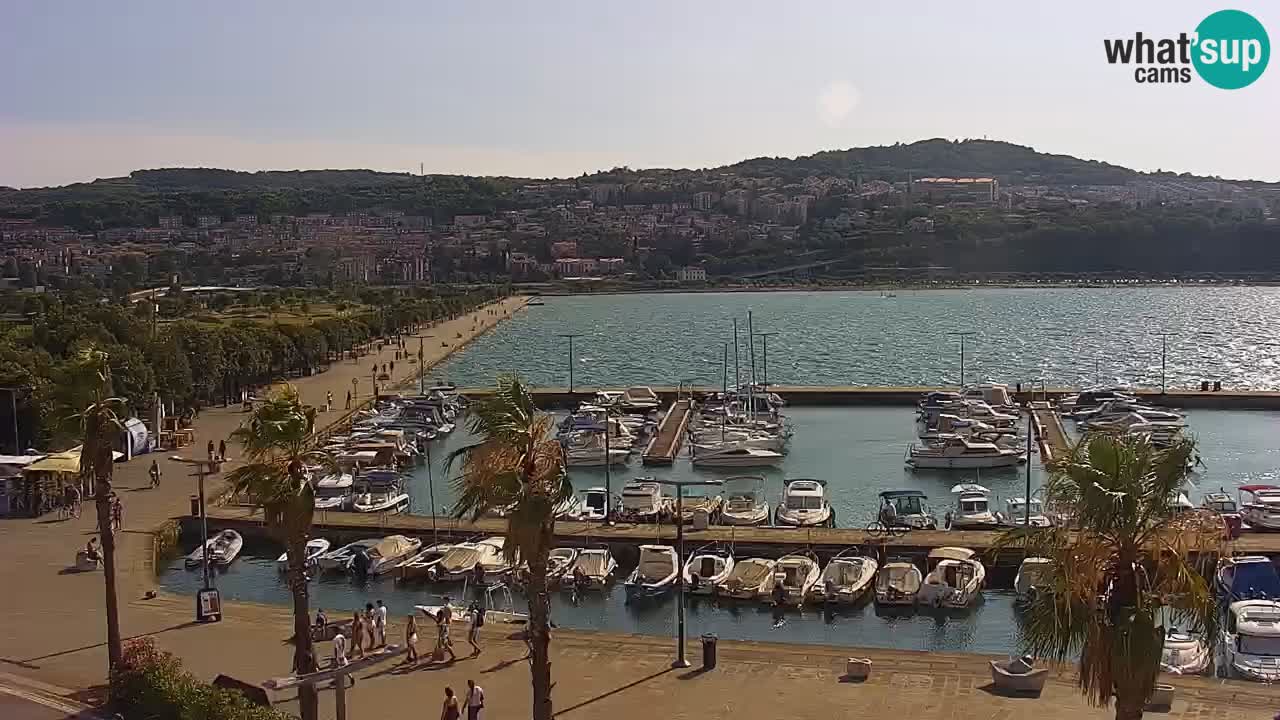 Webcam Koper – Panorama des Jachthafens und der Promenade vom Hotel Grand Koper