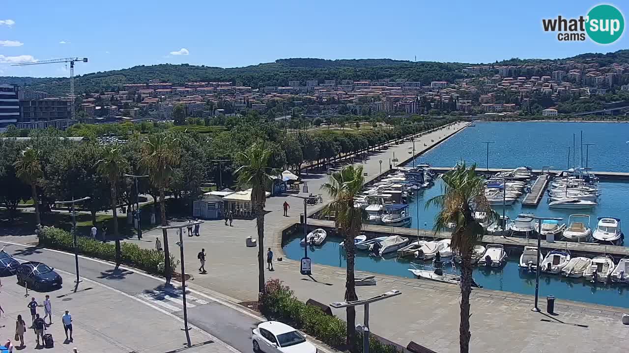 Webcam Koper – Panorama des Jachthafens und der Promenade vom Hotel Grand Koper
