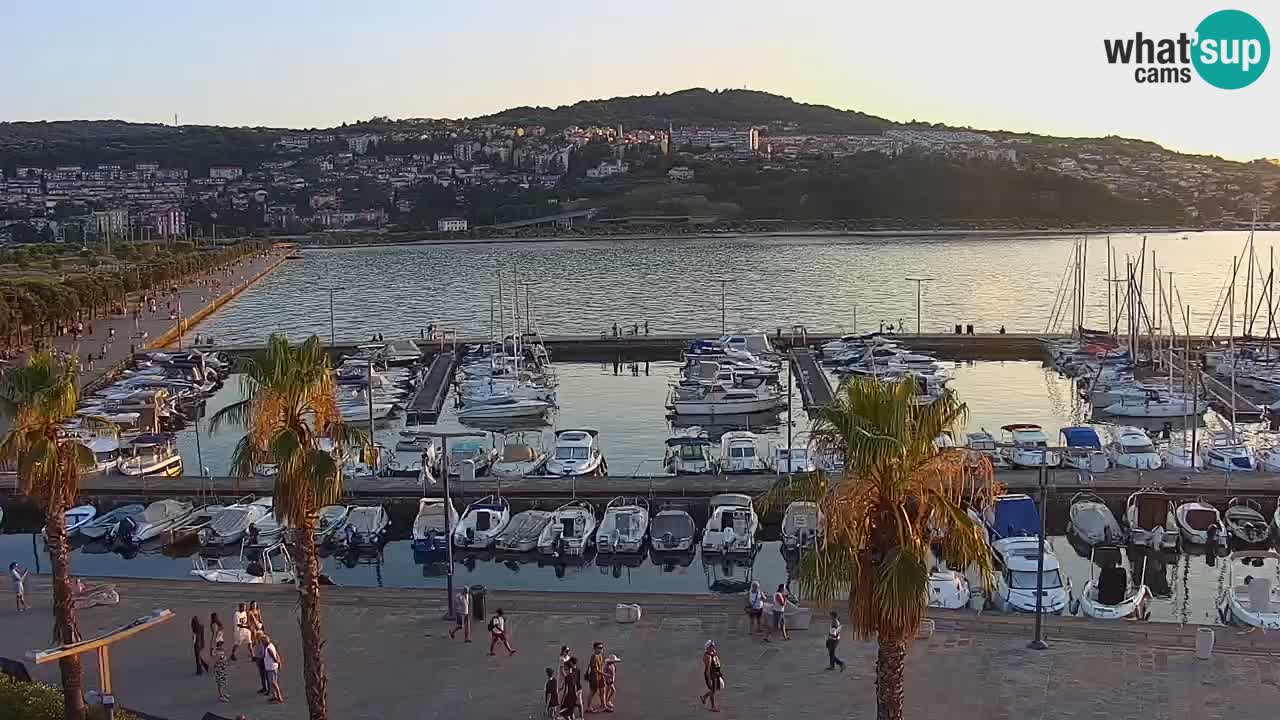 Camera en vivo Koper – puerto deportivo y paseo marítimo desde el Hotel Grand Koper