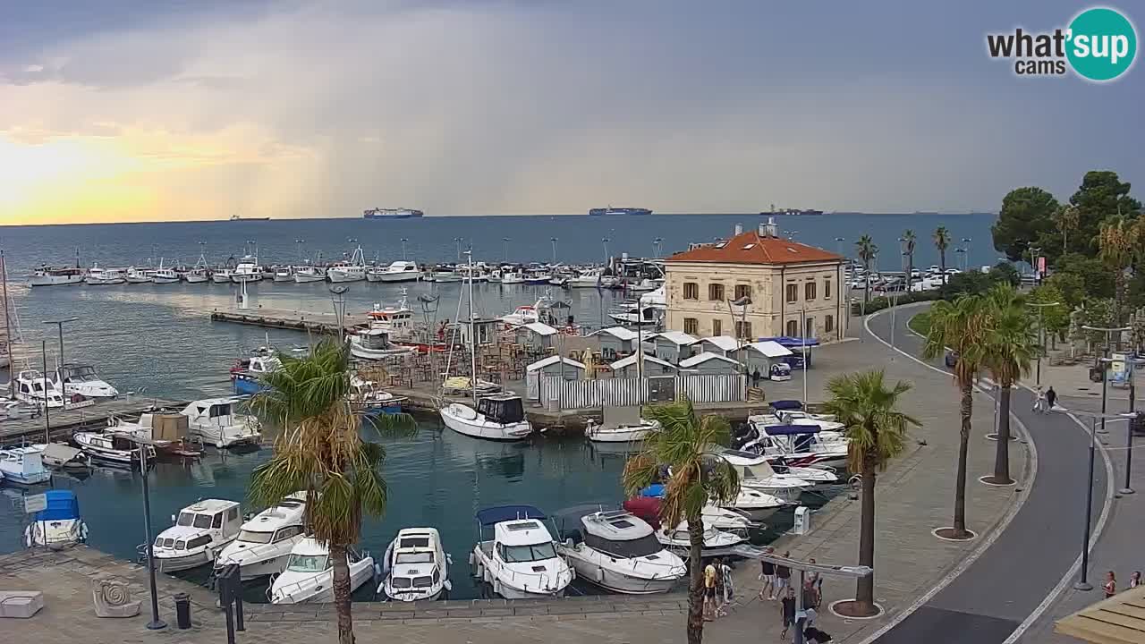 Webcam Koper – Panorama de la marina et de la promenade depuis le Grand Hotel Koper