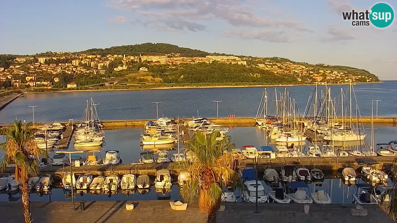 Webcam Koper – Panorama of the marina and promenade from the Grand Hotel Koper