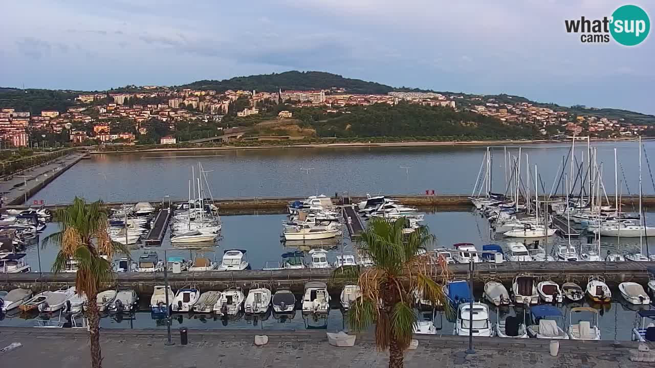 Webcam Koper – Panorama des Jachthafens und der Promenade vom Hotel Grand Koper