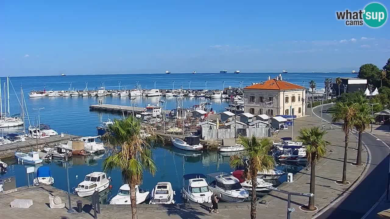 Webcam Koper – Panorama des Jachthafens und der Promenade vom Hotel Grand Koper