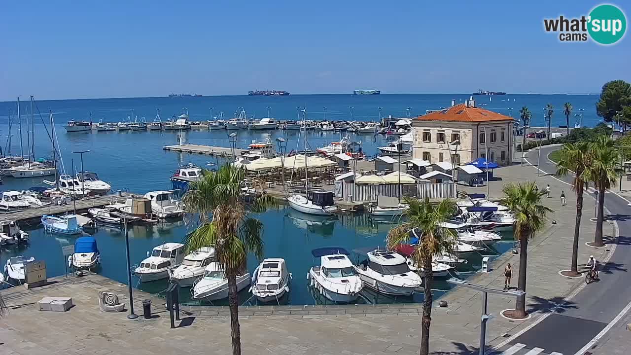 Webcam Koper – Panorama des Jachthafens und der Promenade vom Hotel Grand Koper