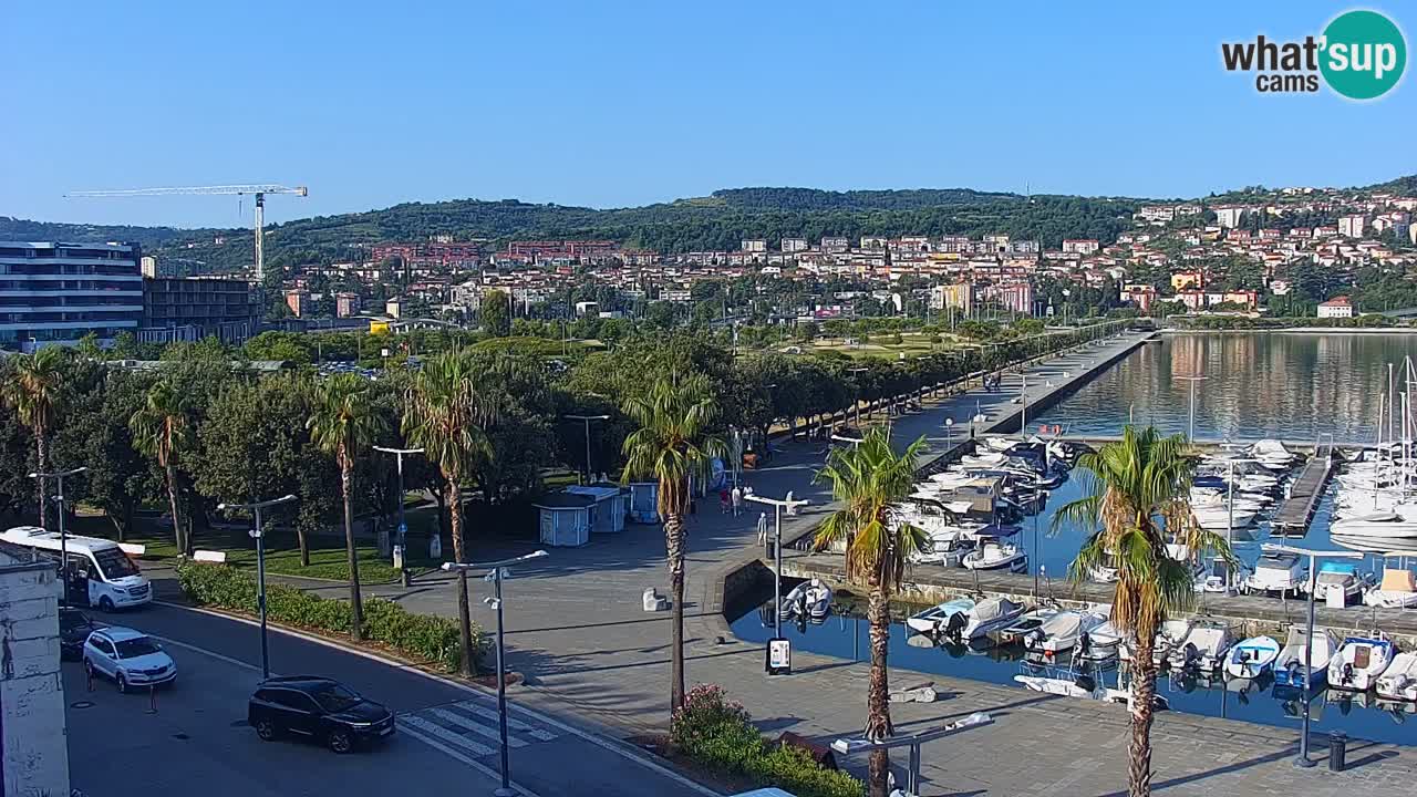 Webcam Koper – Panorama des Jachthafens und der Promenade vom Hotel Grand Koper