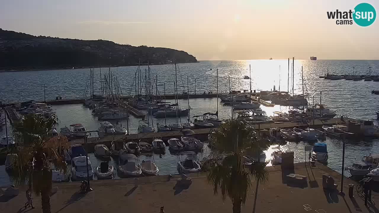 Webcam Koper – Panorama des Jachthafens und der Promenade vom Hotel Grand Koper