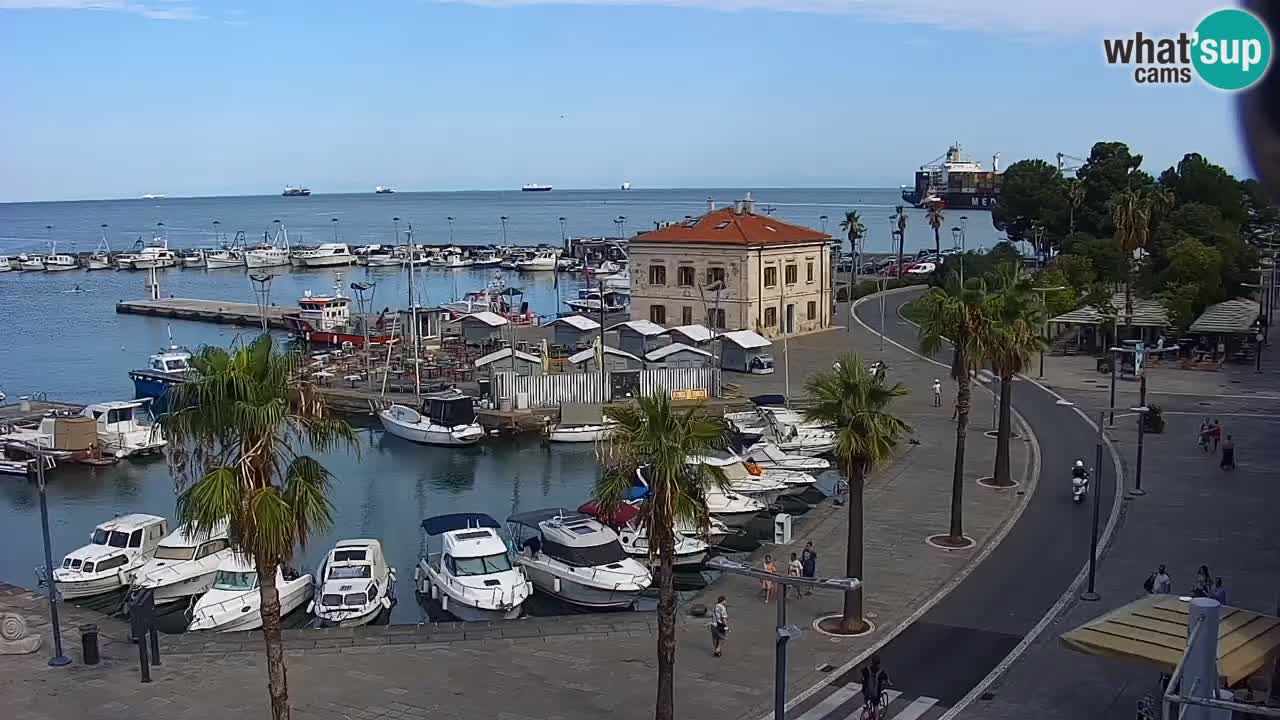 Webcam Koper – Panorama des Jachthafens und der Promenade vom Hotel Grand Koper