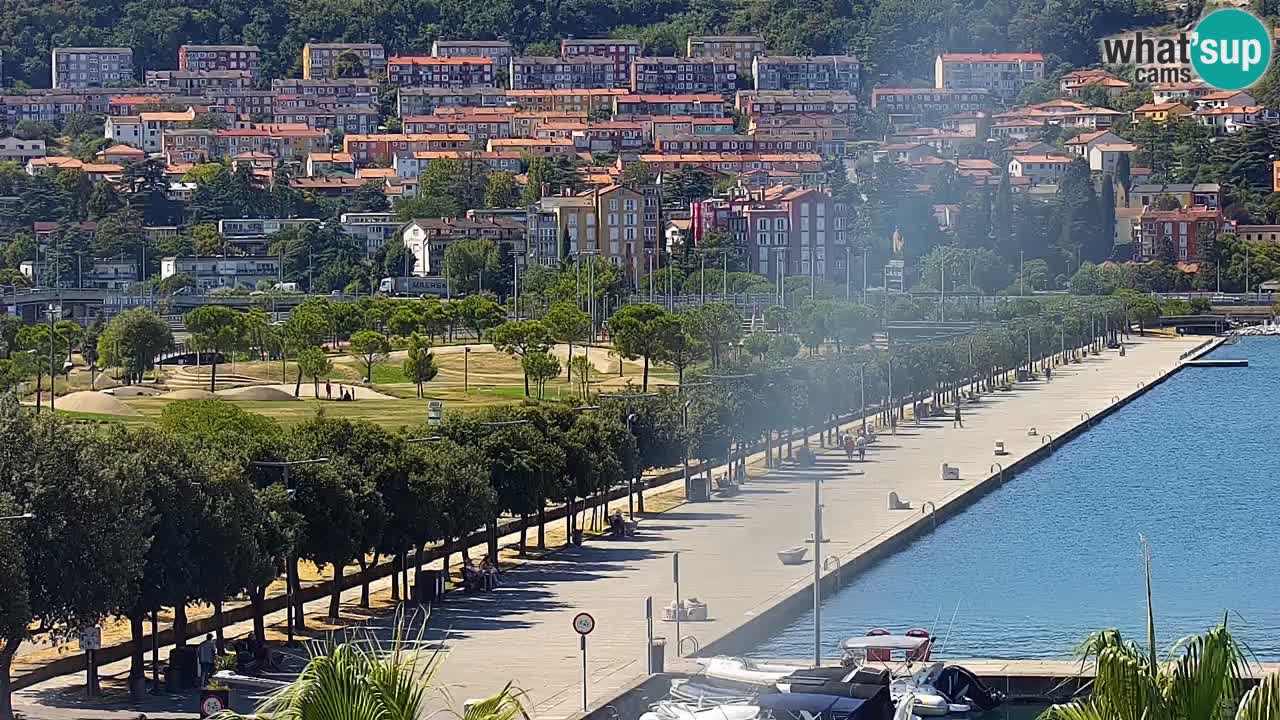 Webcam Koper – Panorama des Jachthafens und der Promenade vom Hotel Grand Koper
