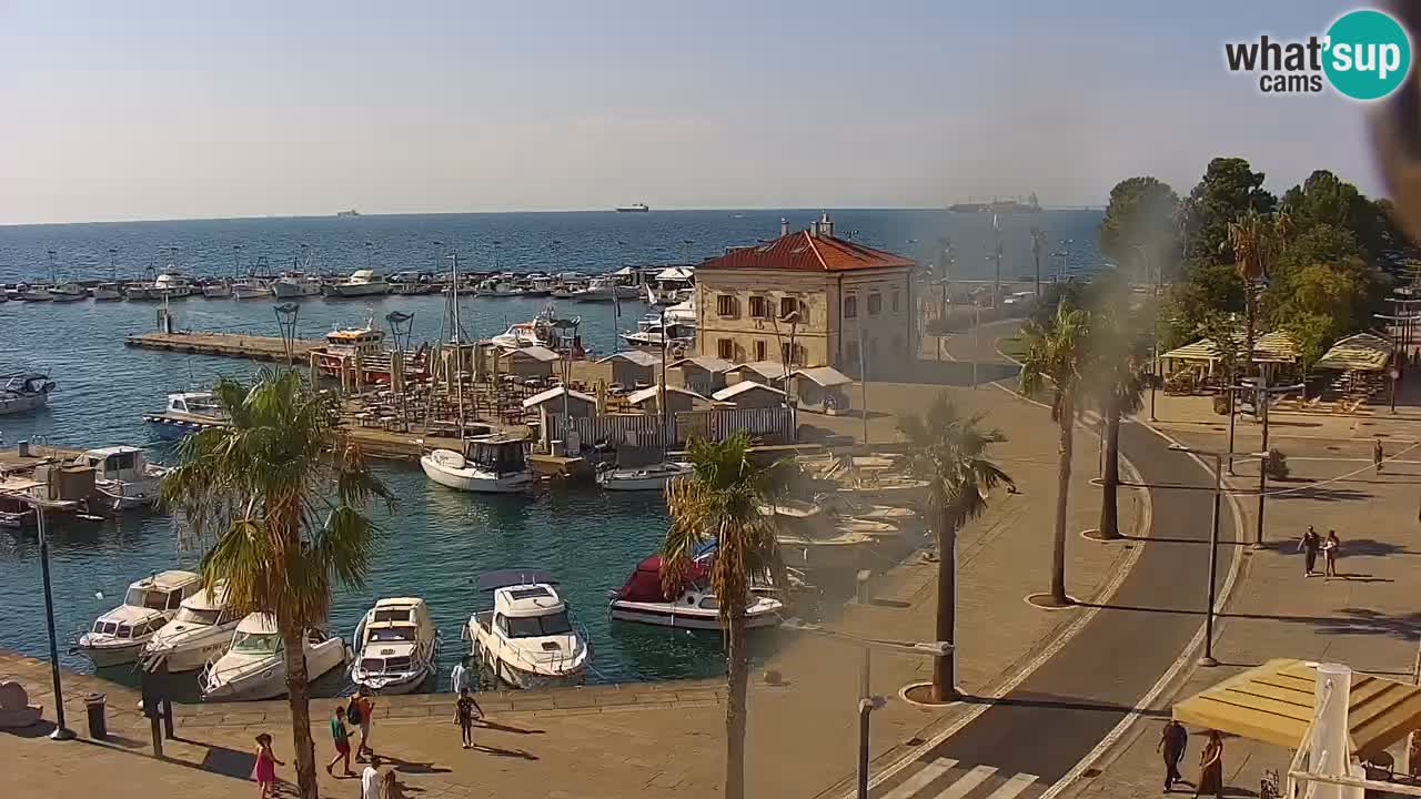 Webcam Koper – Panorama des Jachthafens und der Promenade vom Hotel Grand Koper