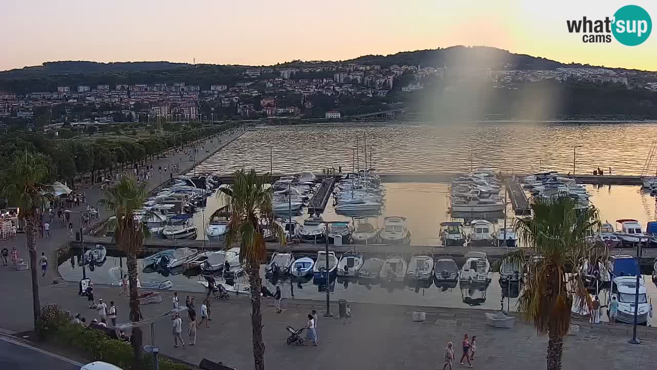 Webcam Koper – Panorama of the marina and promenade from the Grand Hotel Koper