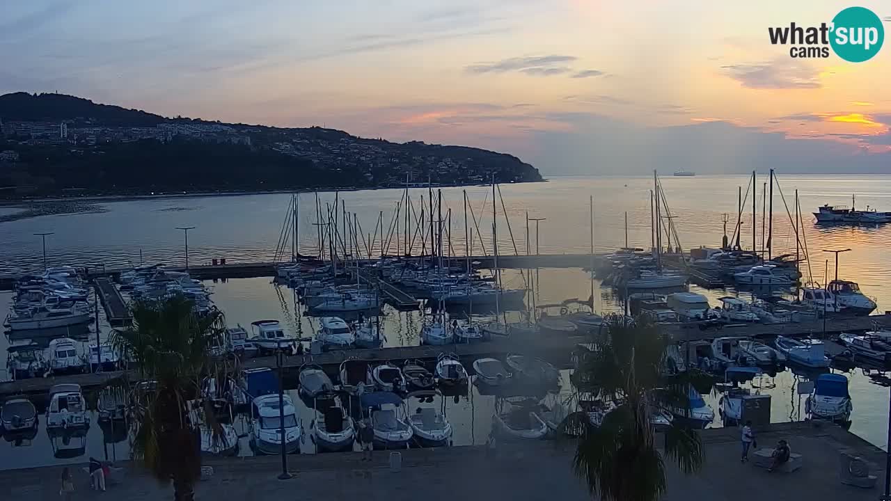 Webcam Koper – Panorama of the marina and promenade from the Grand Hotel Koper