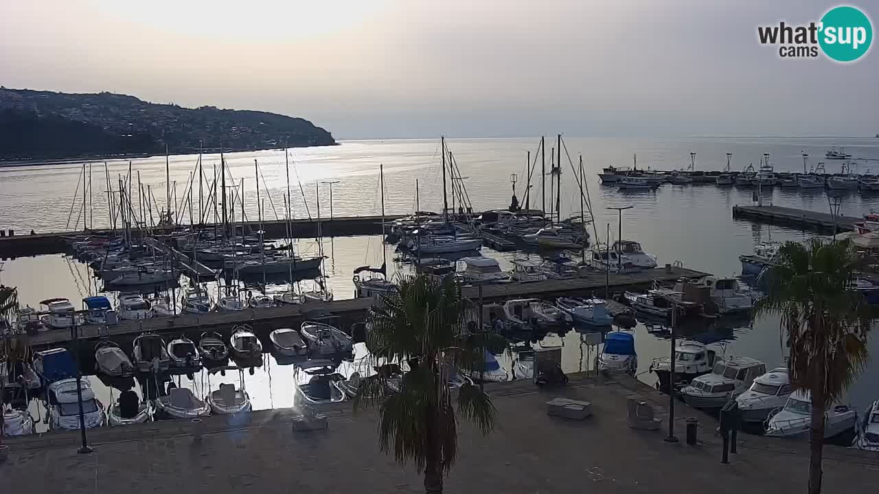 Webcam Koper – Panorama of the marina and promenade from the Grand Hotel Koper