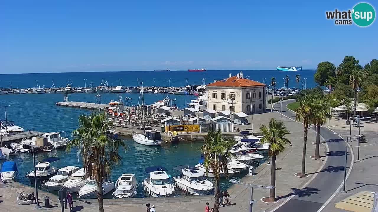 Webcam Koper – Panorama des Jachthafens und der Promenade vom Hotel Grand Koper