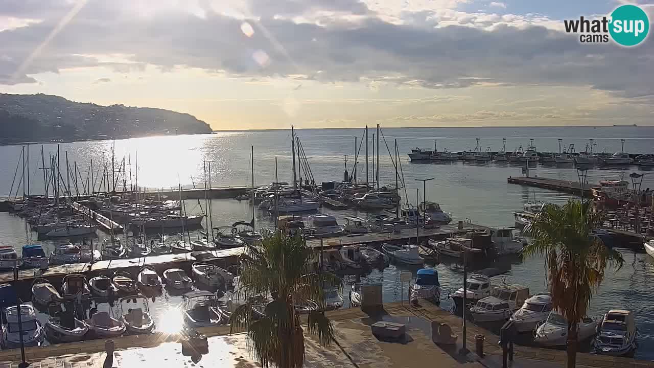 Camera en vivo Koper – puerto deportivo y paseo marítimo desde el Hotel Grand Koper