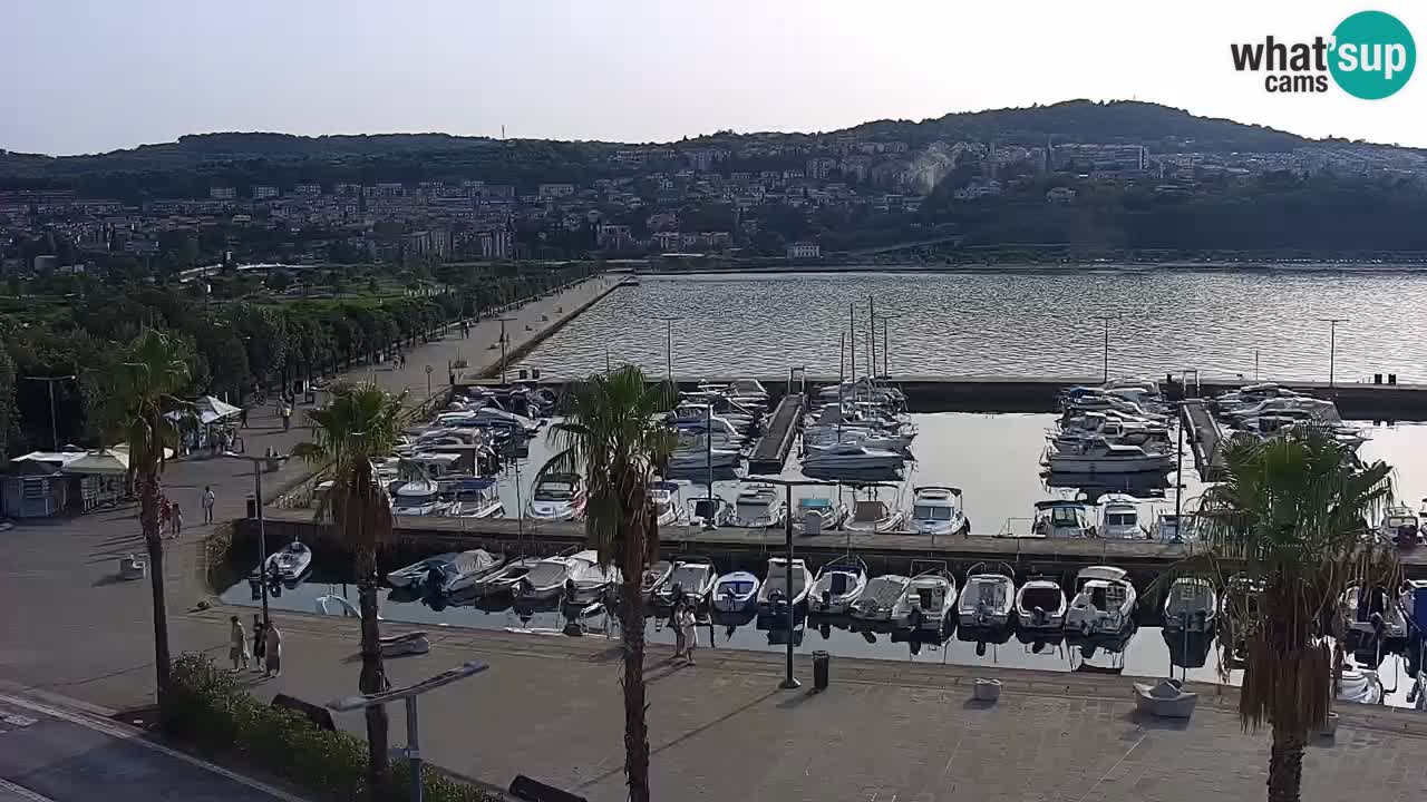 Webcam Koper – Panorama des Jachthafens und der Promenade vom Hotel Grand Koper