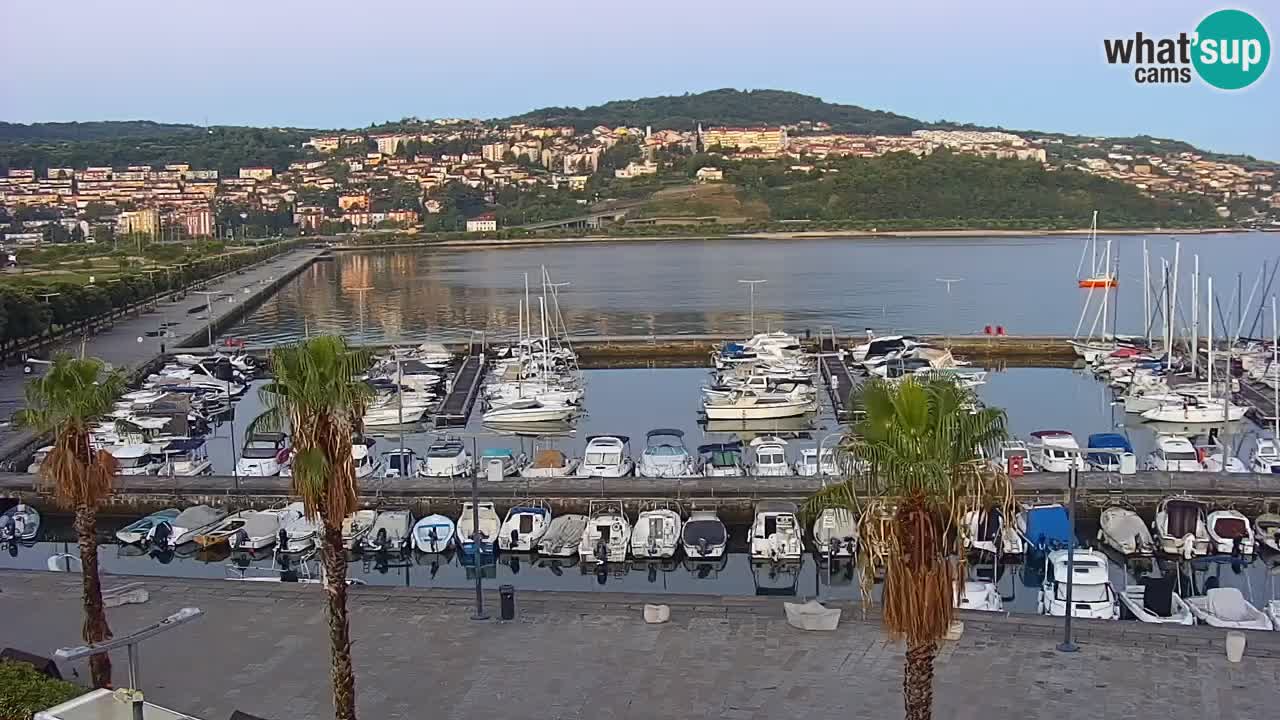 Webcam Koper – Panorama de la marina et de la promenade depuis le Grand Hotel Koper