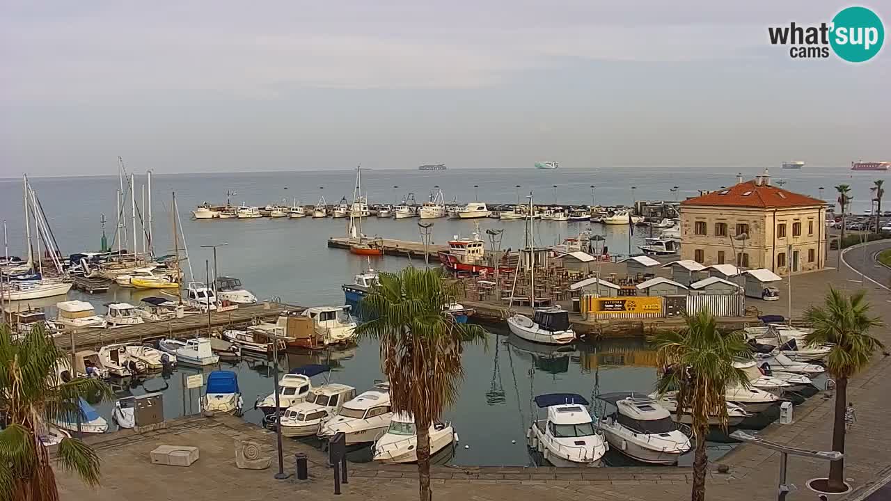 Webcam Koper – Panorama des Jachthafens und der Promenade vom Hotel Grand Koper