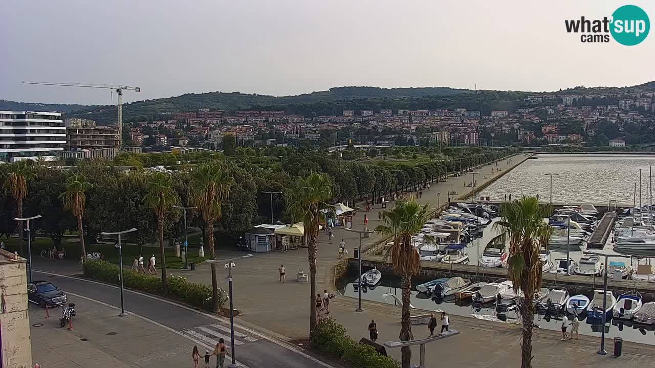 Spletna kamera Koper – Panorama na marino in promenado s Hotela Grand Koper