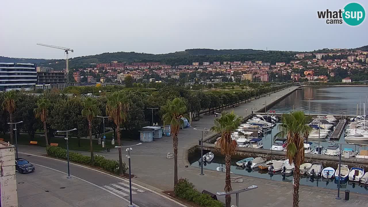 Spletna kamera Koper – Panorama na marino in promenado s Hotela Grand Koper