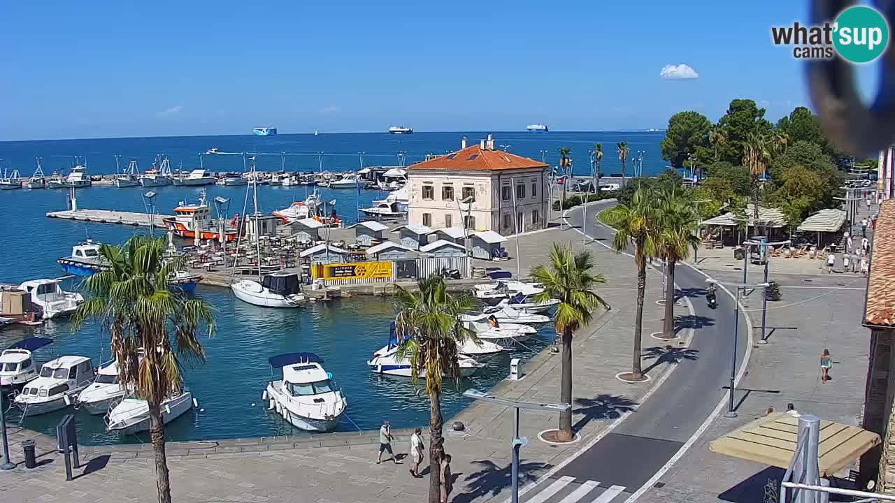 Webcam Koper – Panorama des Jachthafens und der Promenade vom Hotel Grand Koper