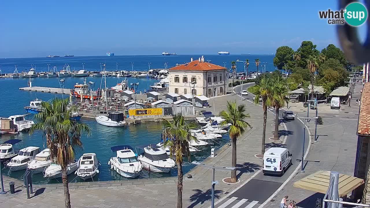 Webcam Koper – Panorama des Jachthafens und der Promenade vom Hotel Grand Koper
