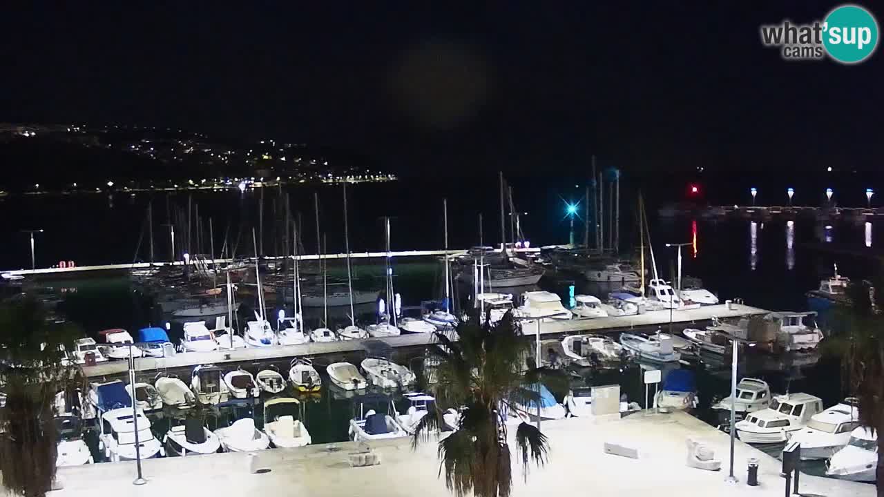 Webcam Koper – Panorama des Jachthafens und der Promenade vom Hotel Grand Koper