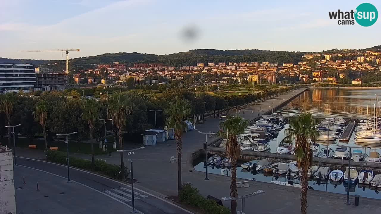 Webcam en direct du port de Koper – port de croisière et de fret – Slovénie