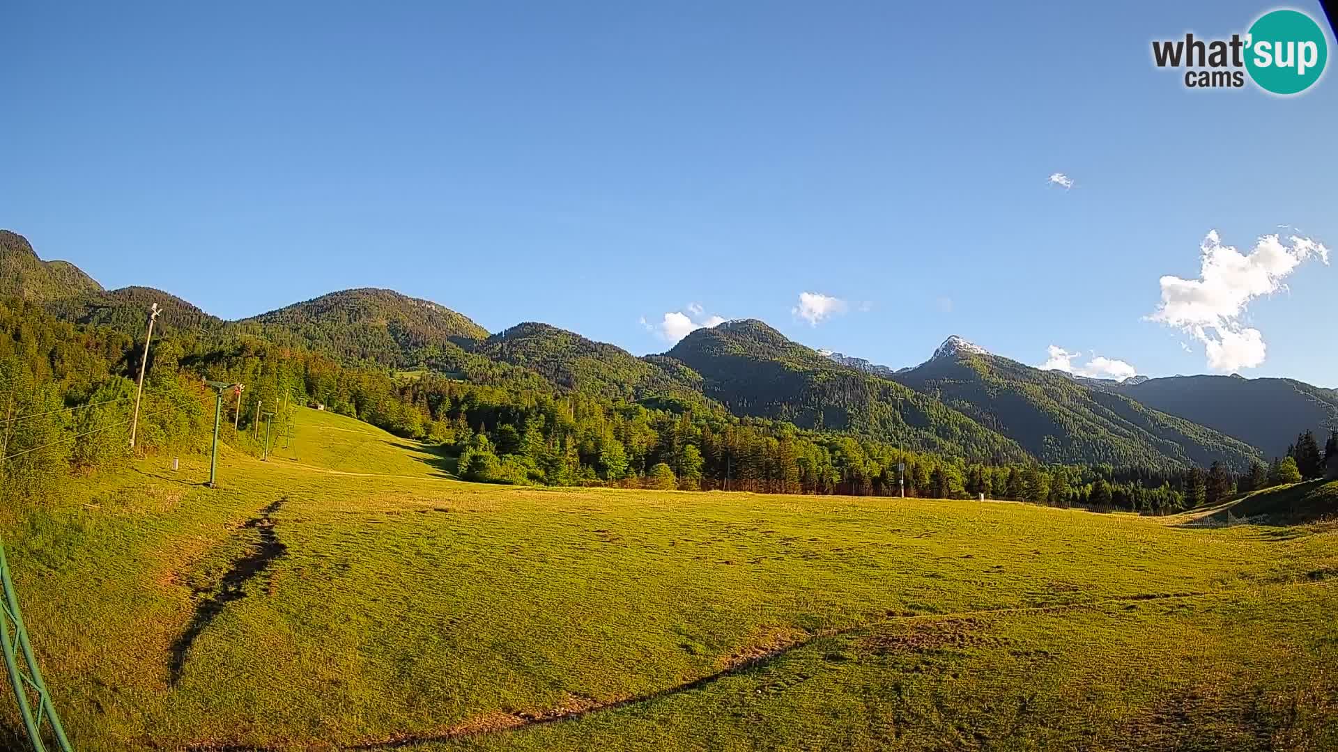 Spletna kamera Kozji Hrbet – Pogled v živo s smučišča v Bohinjski Bistrici