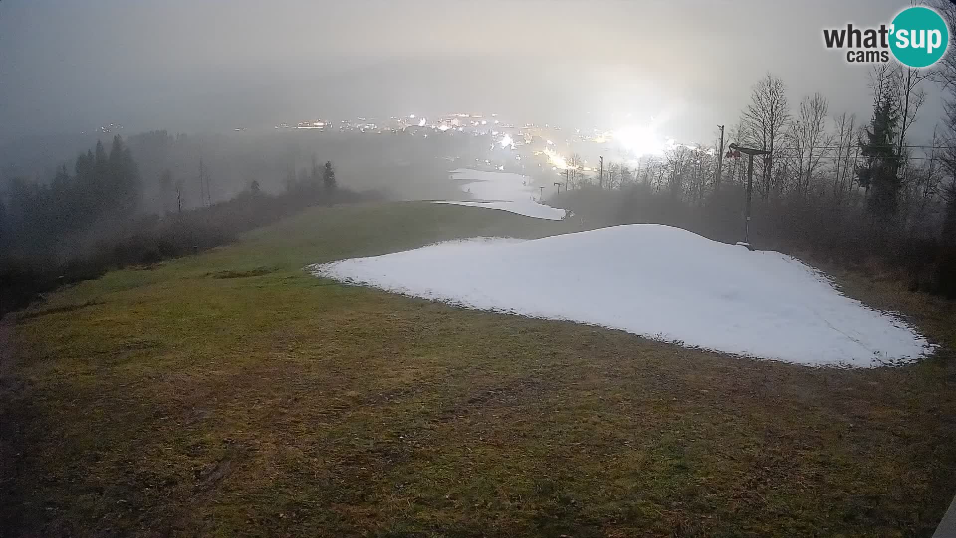 Kamera uživo Bohinjska Bistrica – Pogled u stvarnom vremenu sa skijališta Kozji Hrbet