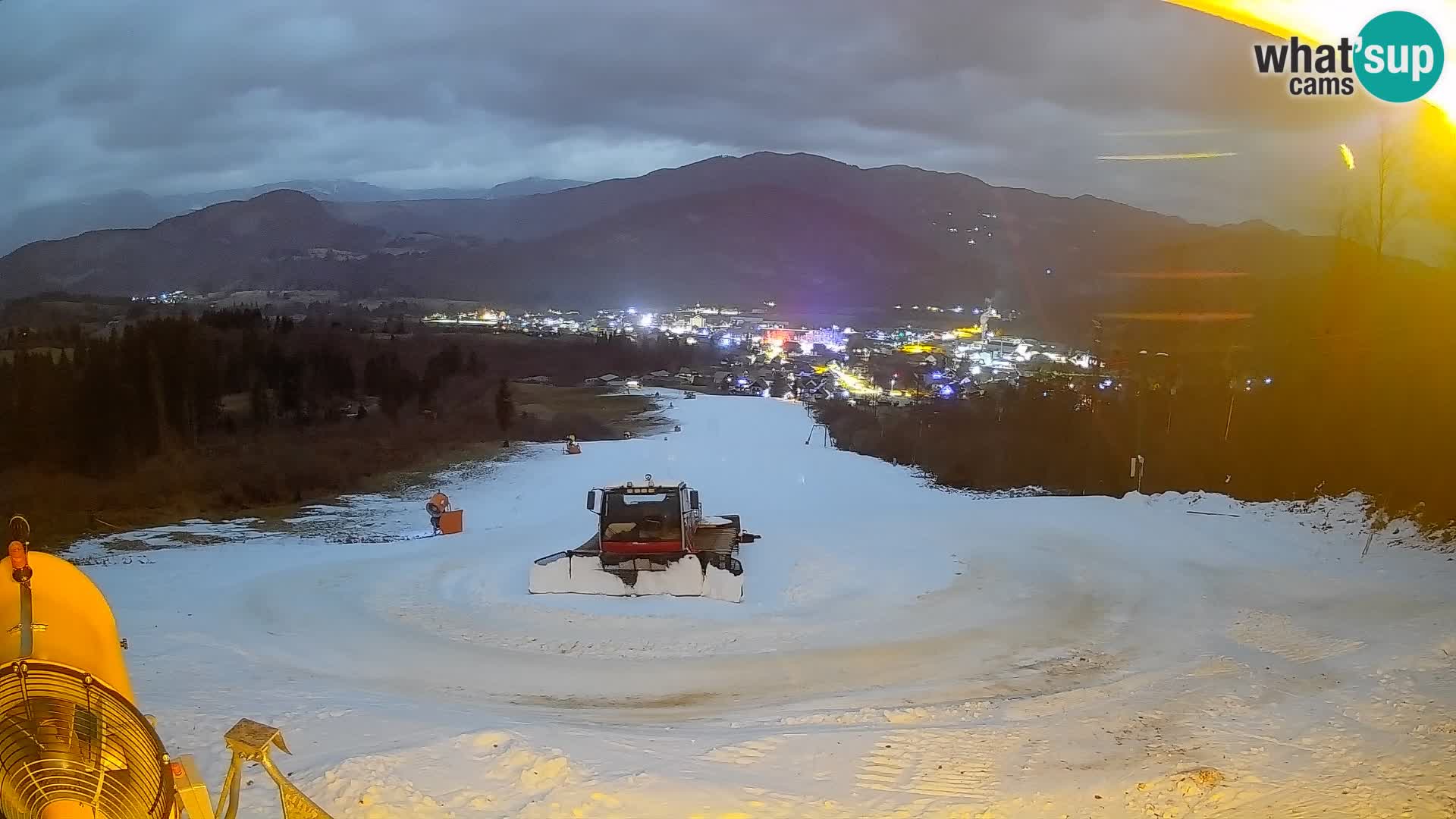 Kamera uživo Bohinjska Bistrica – Pogled u stvarnom vremenu sa skijališta Kozji Hrbet