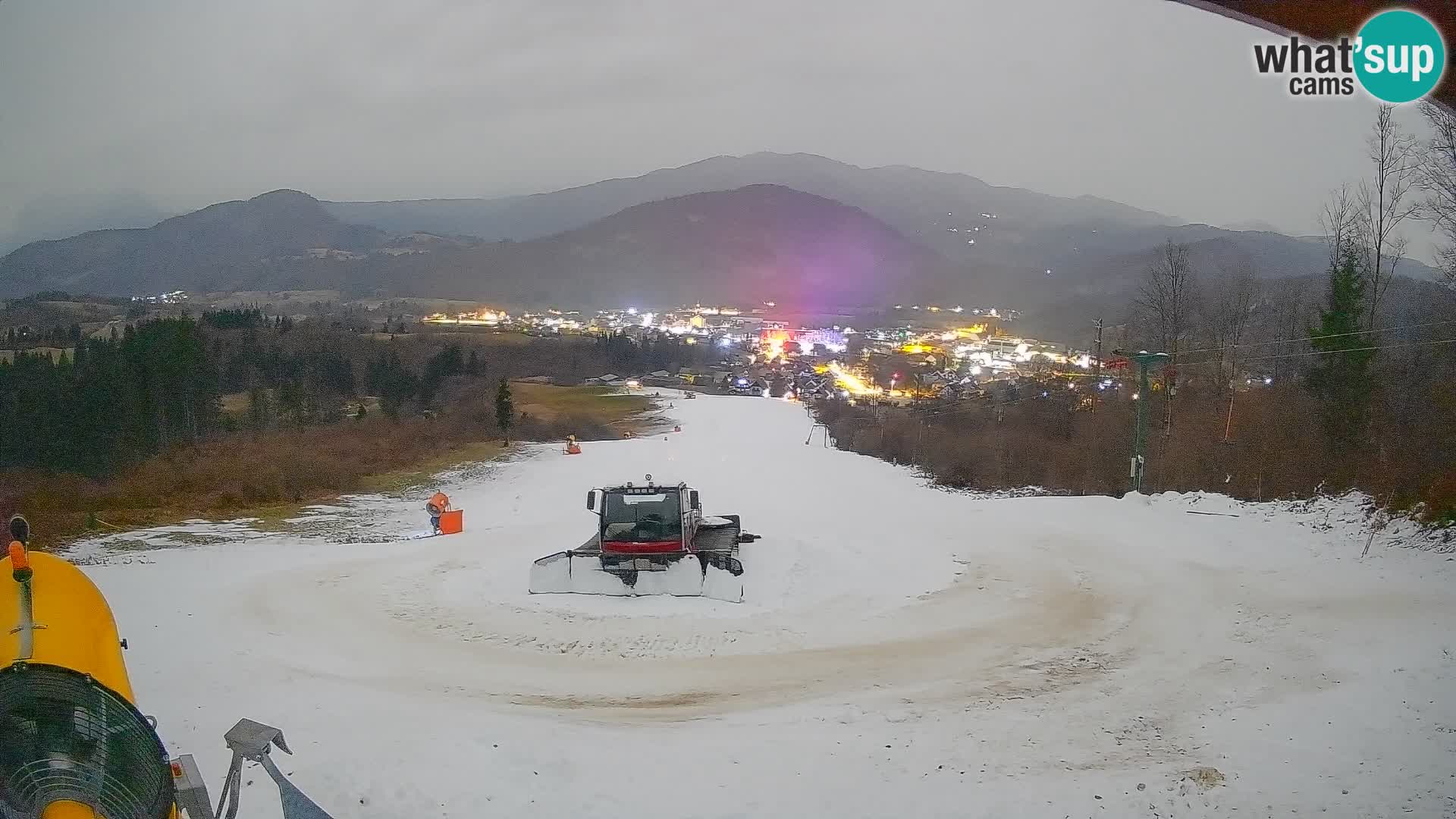 Spletna kamera Bohinjska Bistrica – Pogled v živo s smučišča Kozji Hrbet