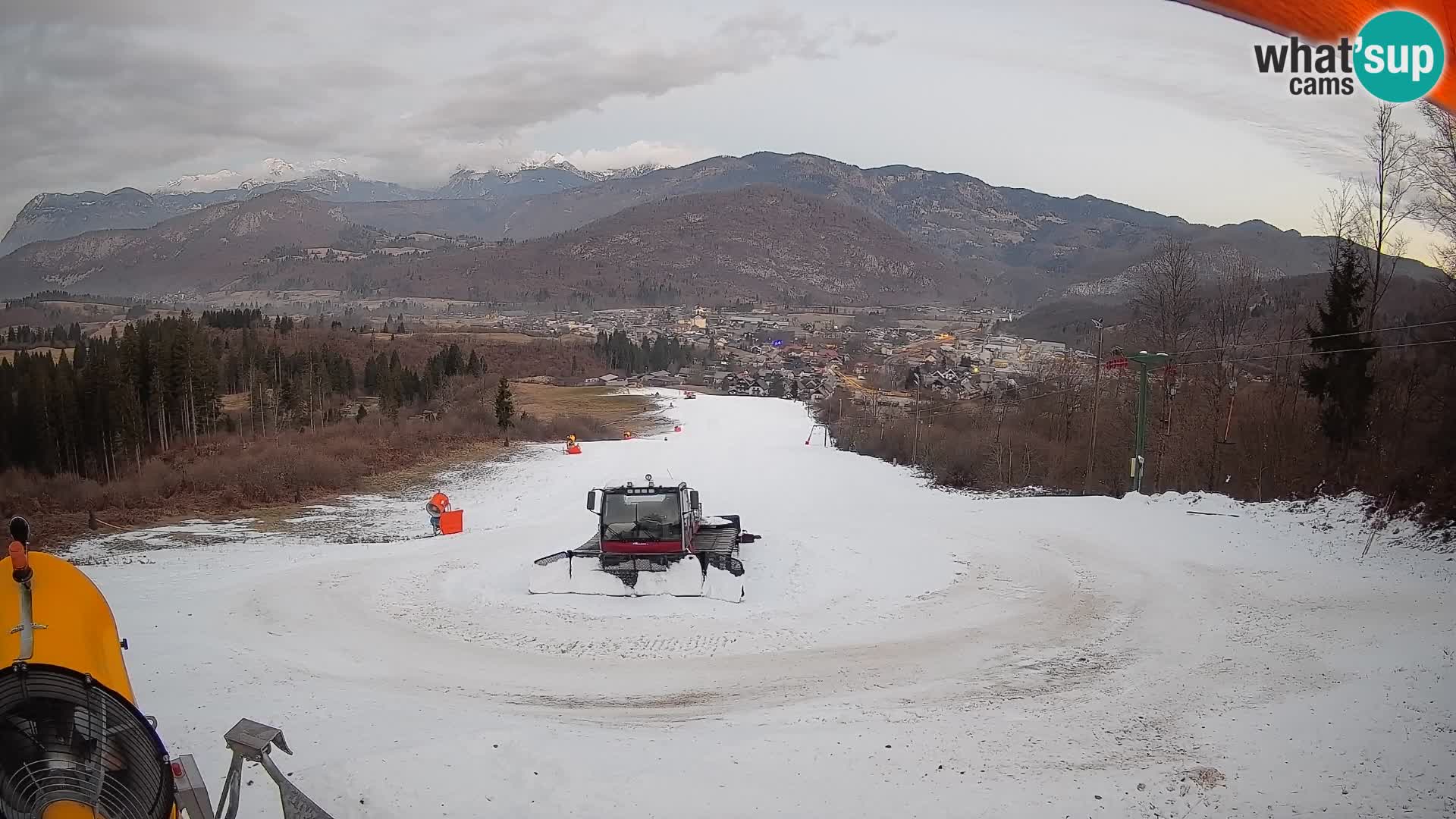 Kamera uživo Bohinjska Bistrica – Pogled u stvarnom vremenu sa skijališta Kozji Hrbet
