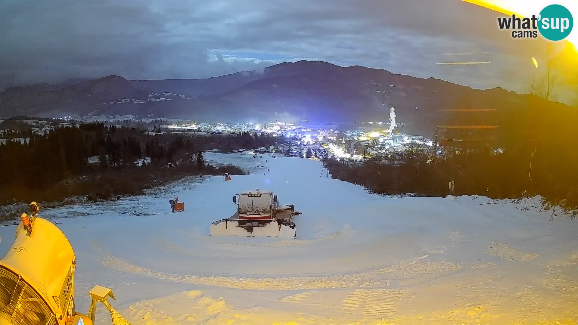 Spletna kamera Bohinjska Bistrica – Pogled v živo s smučišča Kozji Hrbet