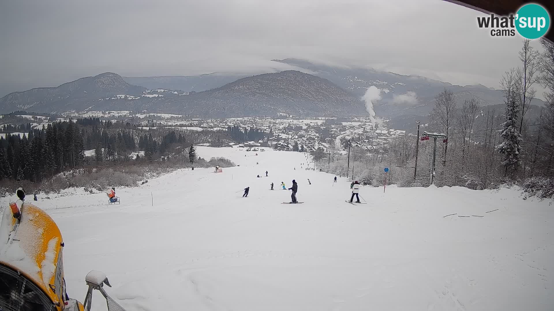 Kamera uživo Bohinjska Bistrica – Pogled u stvarnom vremenu sa skijališta Kozji Hrbet