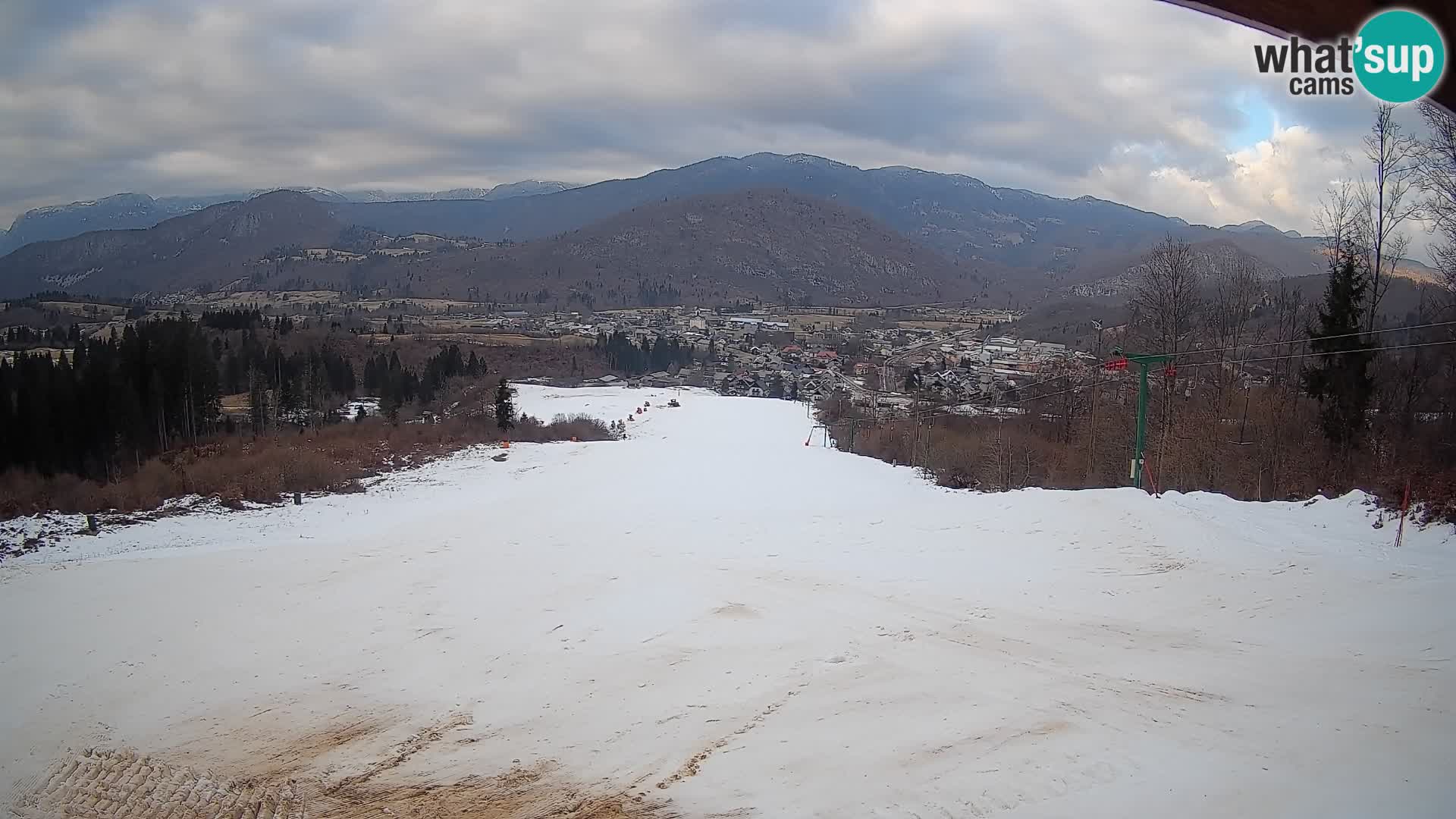 Kamera uživo Bohinjska Bistrica – Pogled u stvarnom vremenu sa skijališta Kozji Hrbet