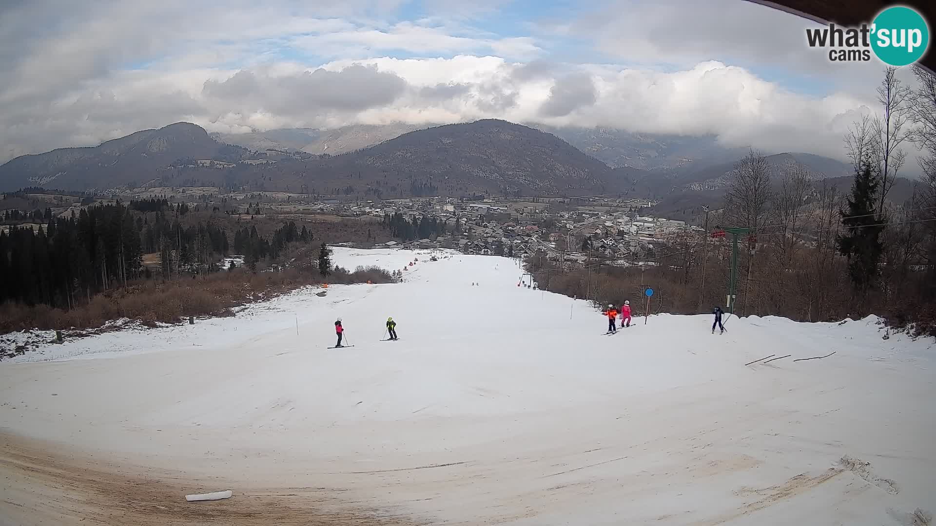 Kamera uživo Bohinjska Bistrica – Pogled u stvarnom vremenu sa skijališta Kozji Hrbet