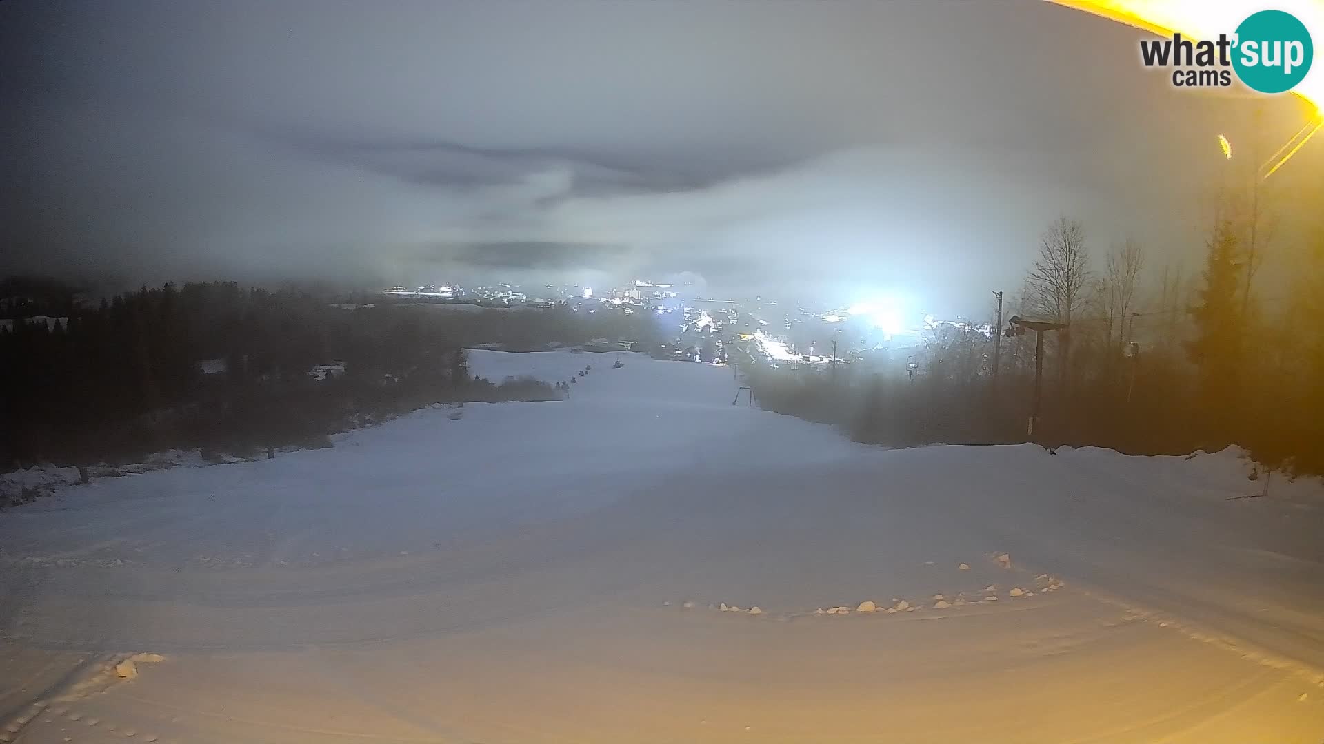 Kamera uživo Bohinjska Bistrica – Pogled u stvarnom vremenu sa skijališta Kozji Hrbet