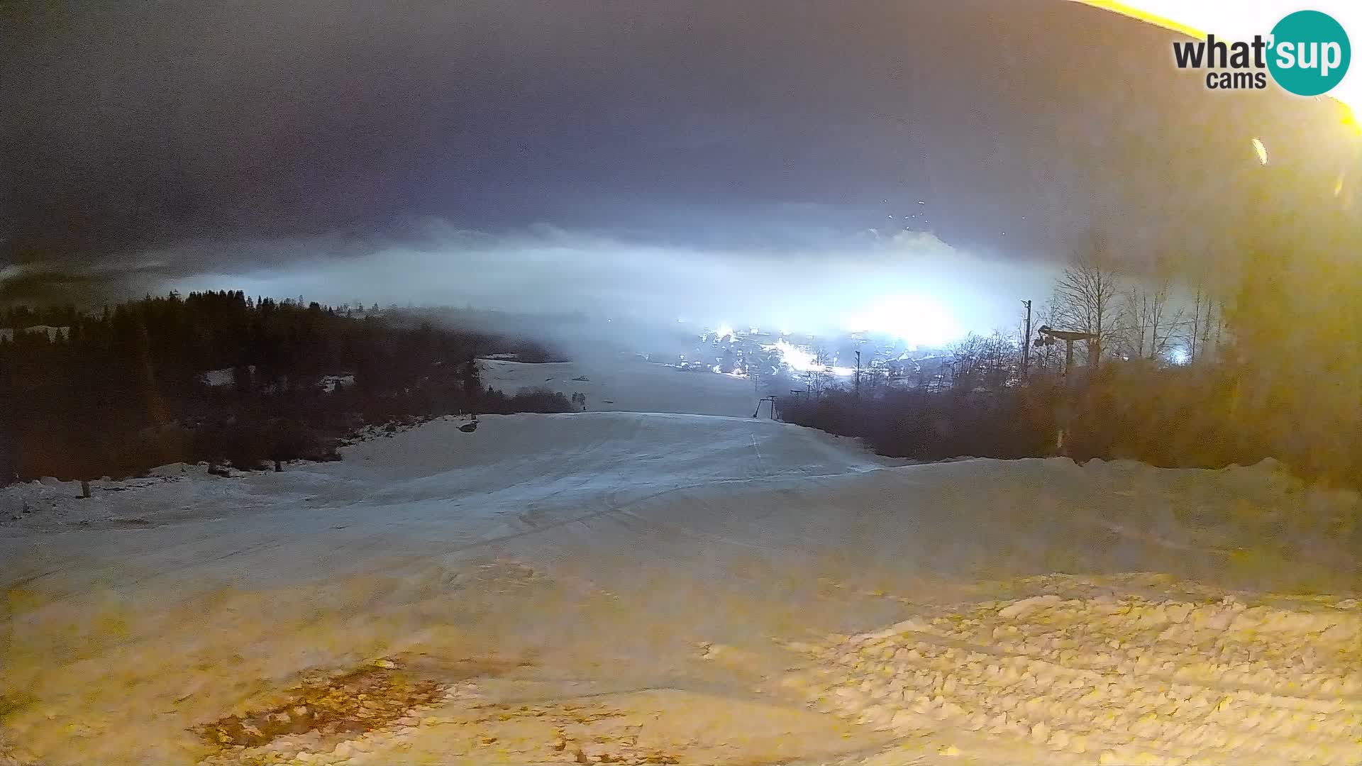 Kamera uživo Bohinjska Bistrica – Pogled u stvarnom vremenu sa skijališta Kozji Hrbet